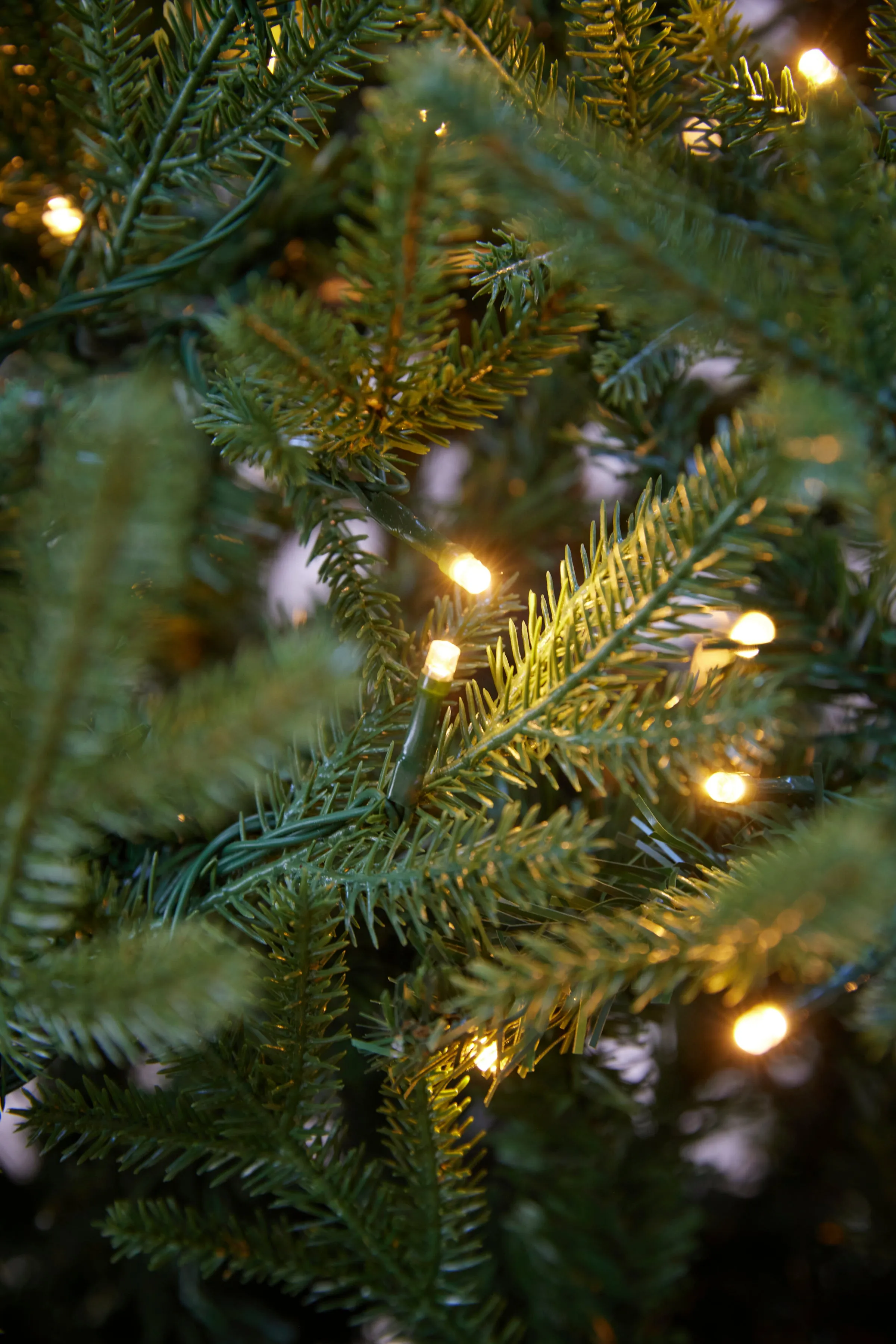 7.5 Ft Balsam Fir Green Tree - 570 Led