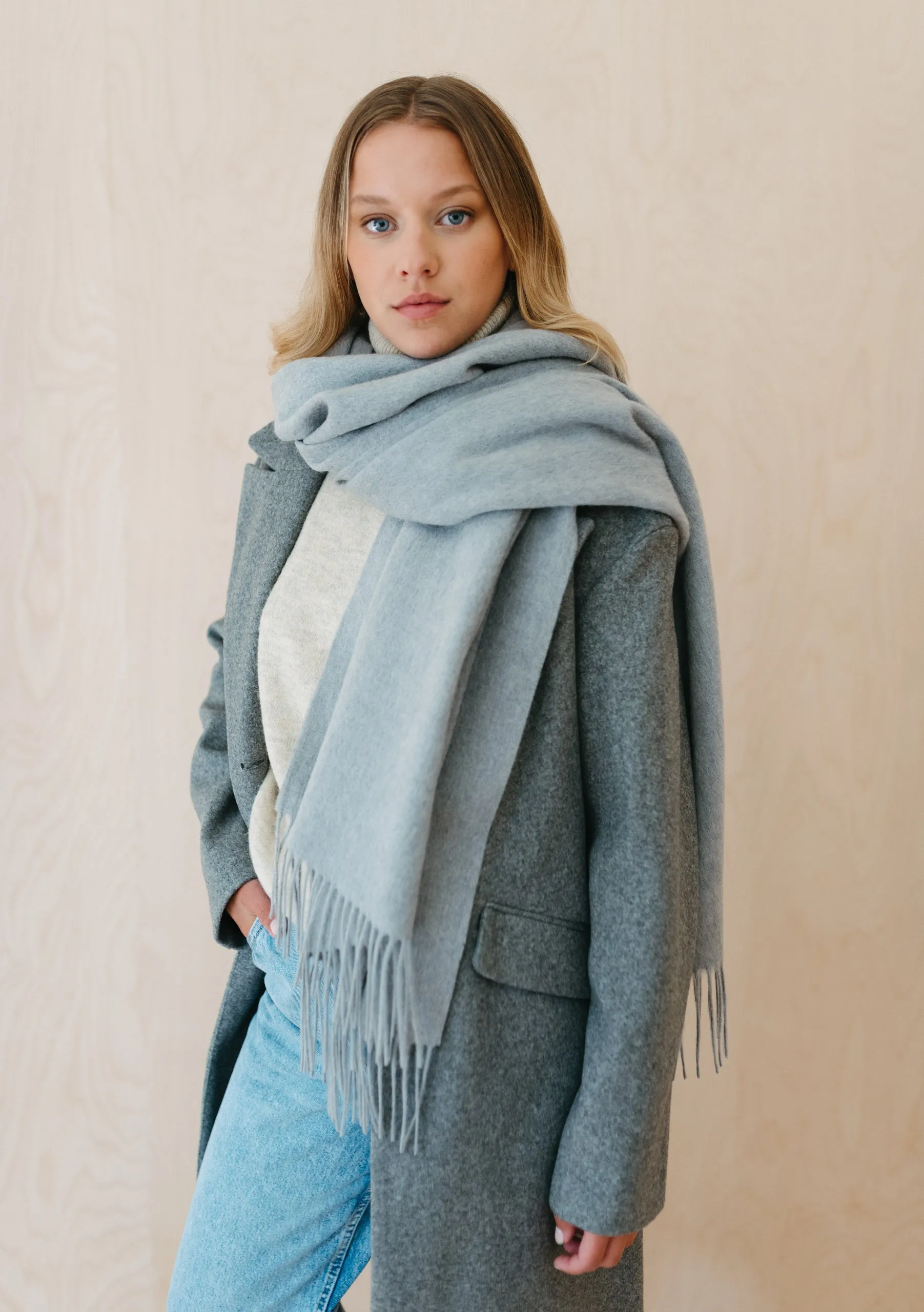 Lambswool Oversized Scarf in Light Grey Melange