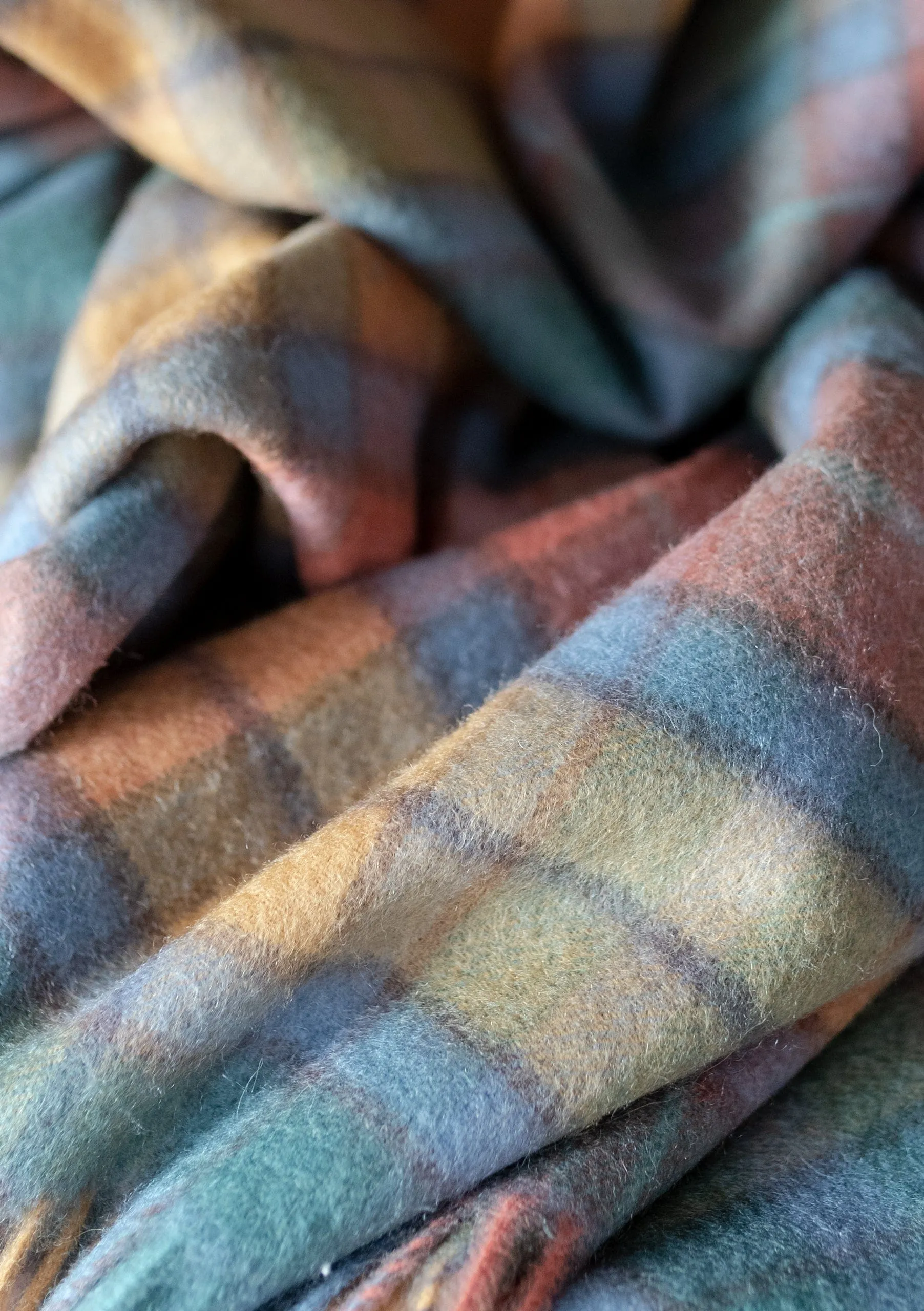Men's Lambswool Scarf in Buchanan Antique Tartan