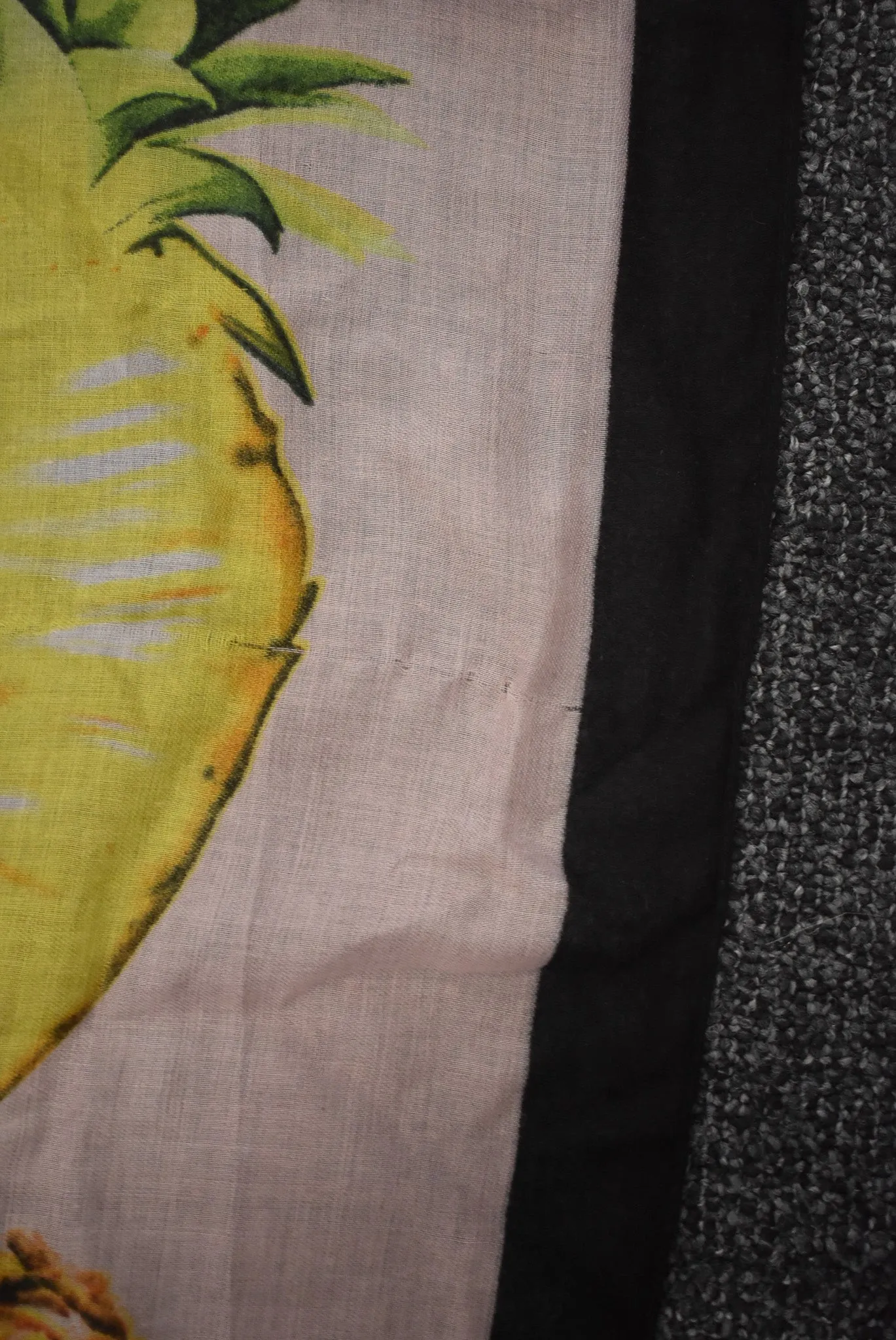 Shine Me England pineapple tassel scarf NWT