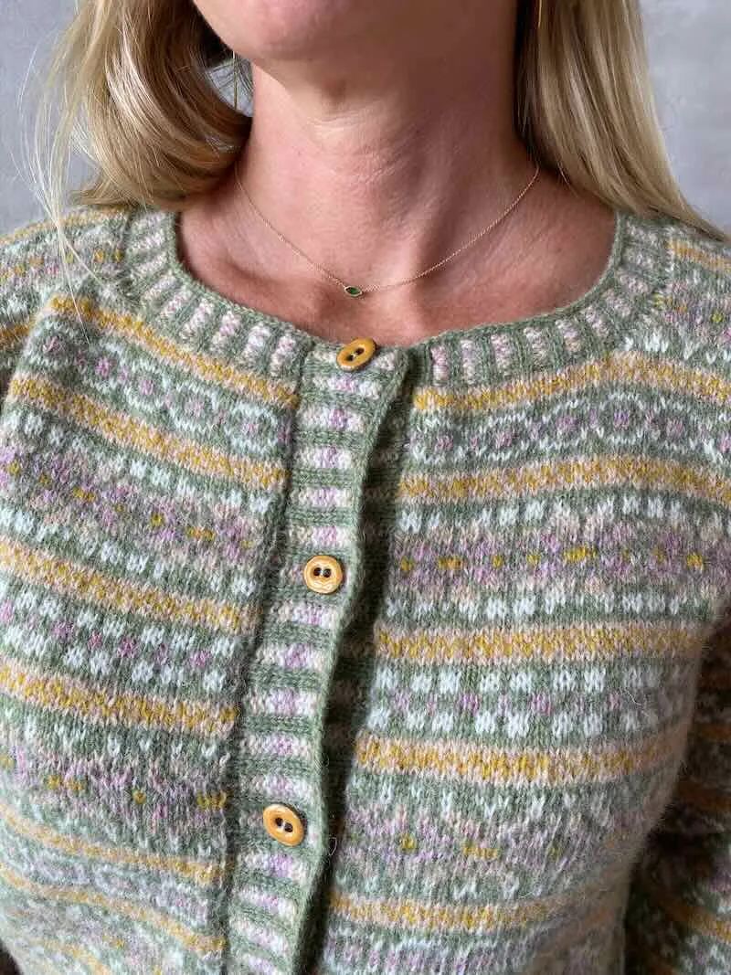 Sine cardigan af Ruth Sørensen, No 20 strikkekit